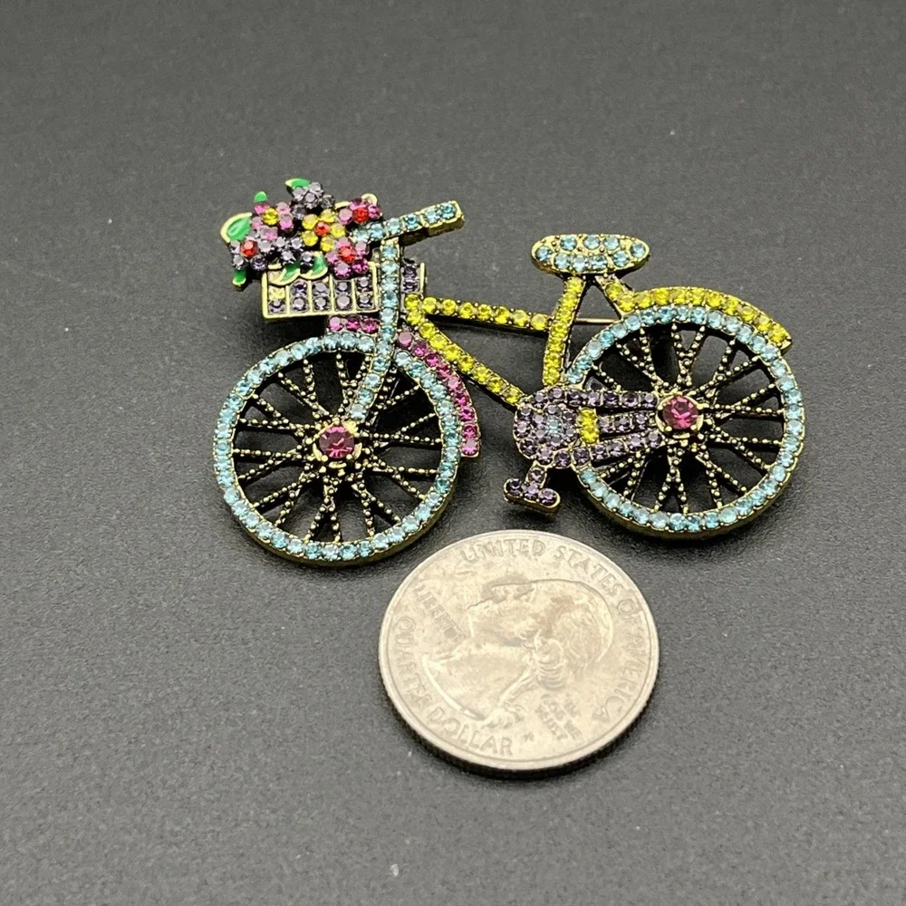 Bedazzled Bicycle Flower Basket Rhinestones‎ Lapel Hat Pin